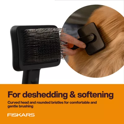 Fiskars Slicker Wire Brush W/ Non-Slip SoftGrip Handle, Curved Head & Rounded Bristles - Image 5