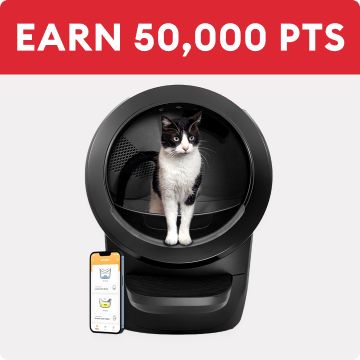 Earn 50,000 PTS text with black & white cat in a Litter Robot