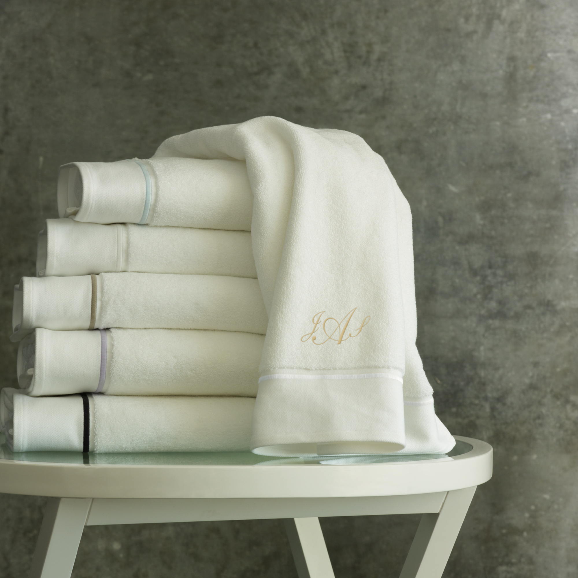 Langdon Border Towel (Bath towel)