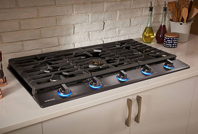 Kitchen Cooktops: The Advantages of Cooking with Gas