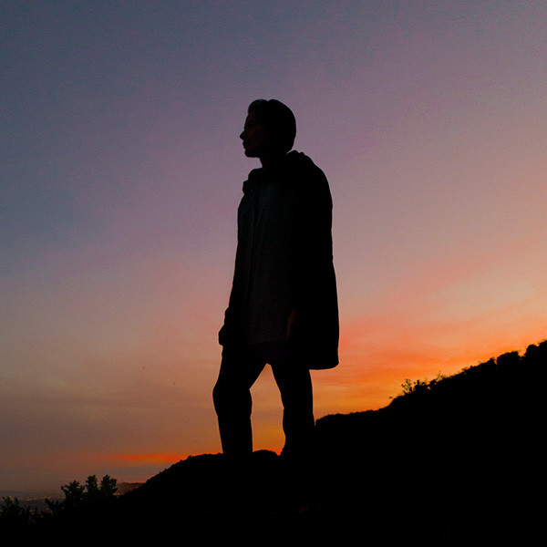 A stunning silhouette portrait with Dual Aperture