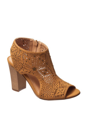 betta heels