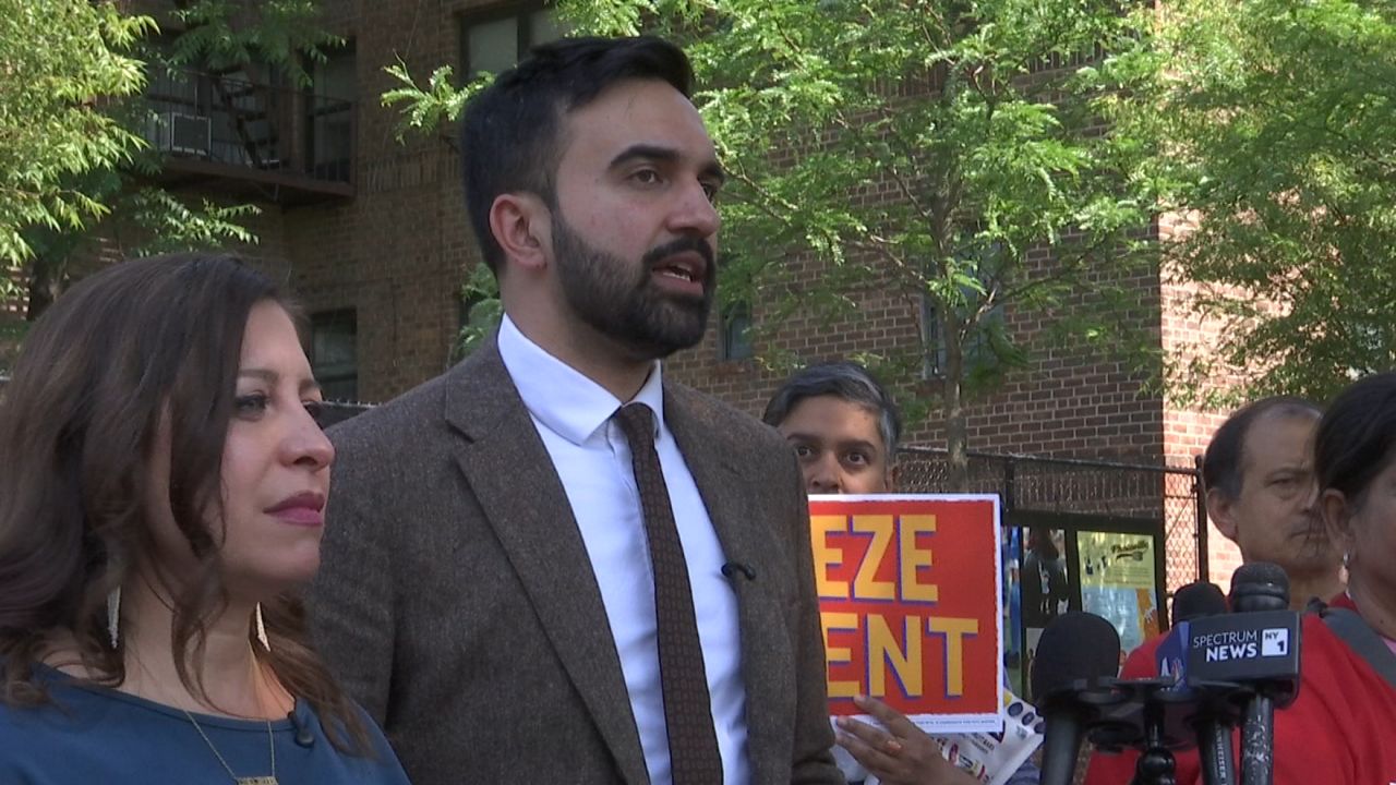In a sign that his campaign for mayor may be continuing to gain traction, the knives are out for the Queens assemblyman. (Spectrumm News NY1)