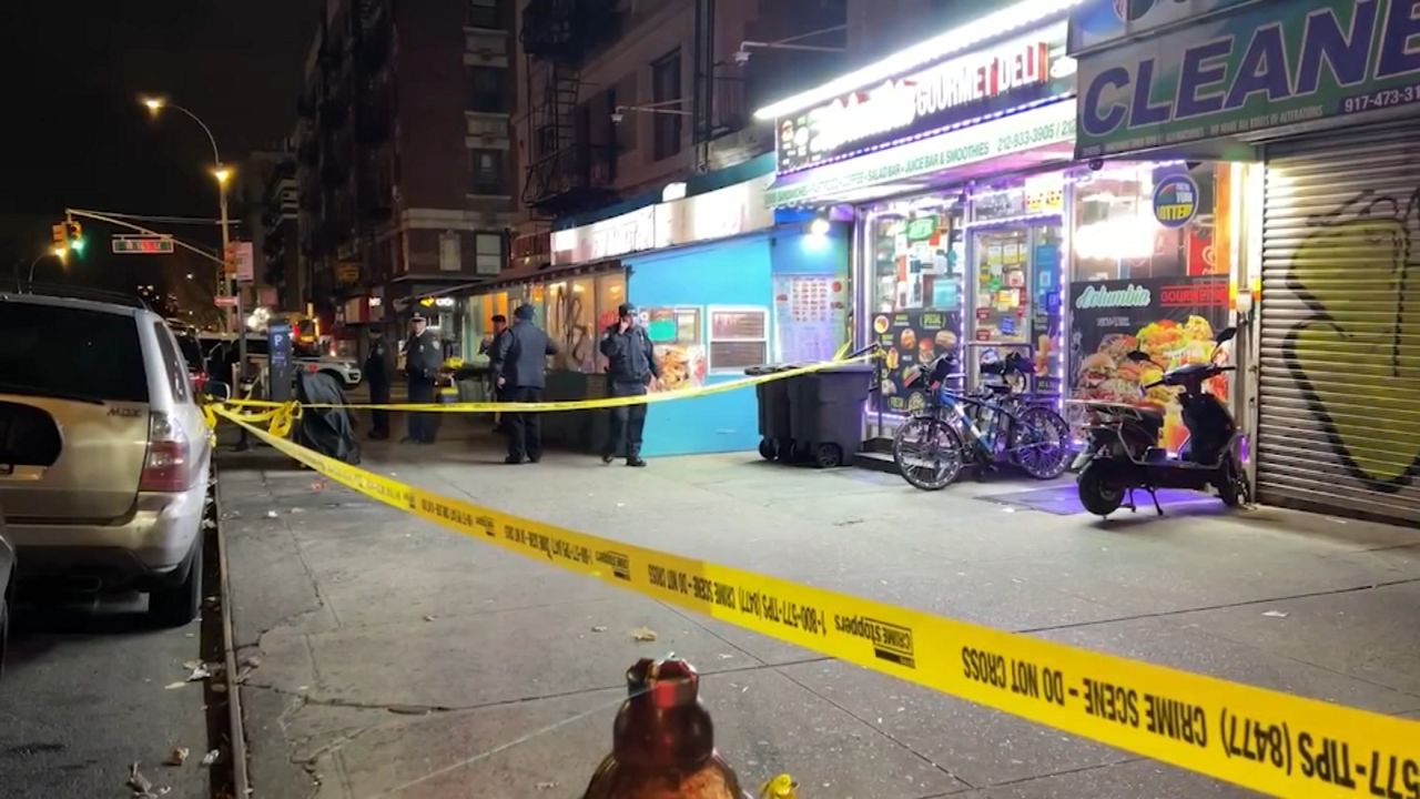 A fishmonger’s customer is shot in the face in Manhattan