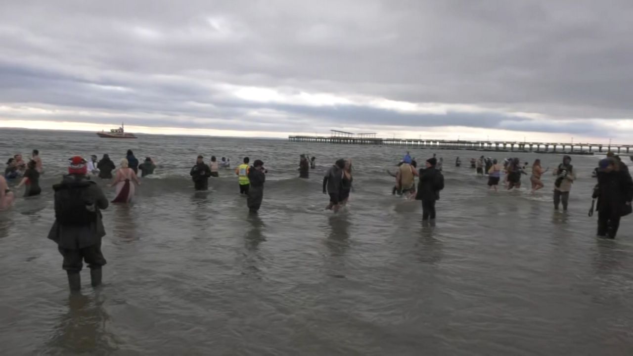 New Yorkers show up for annual Polar Bear Plunge