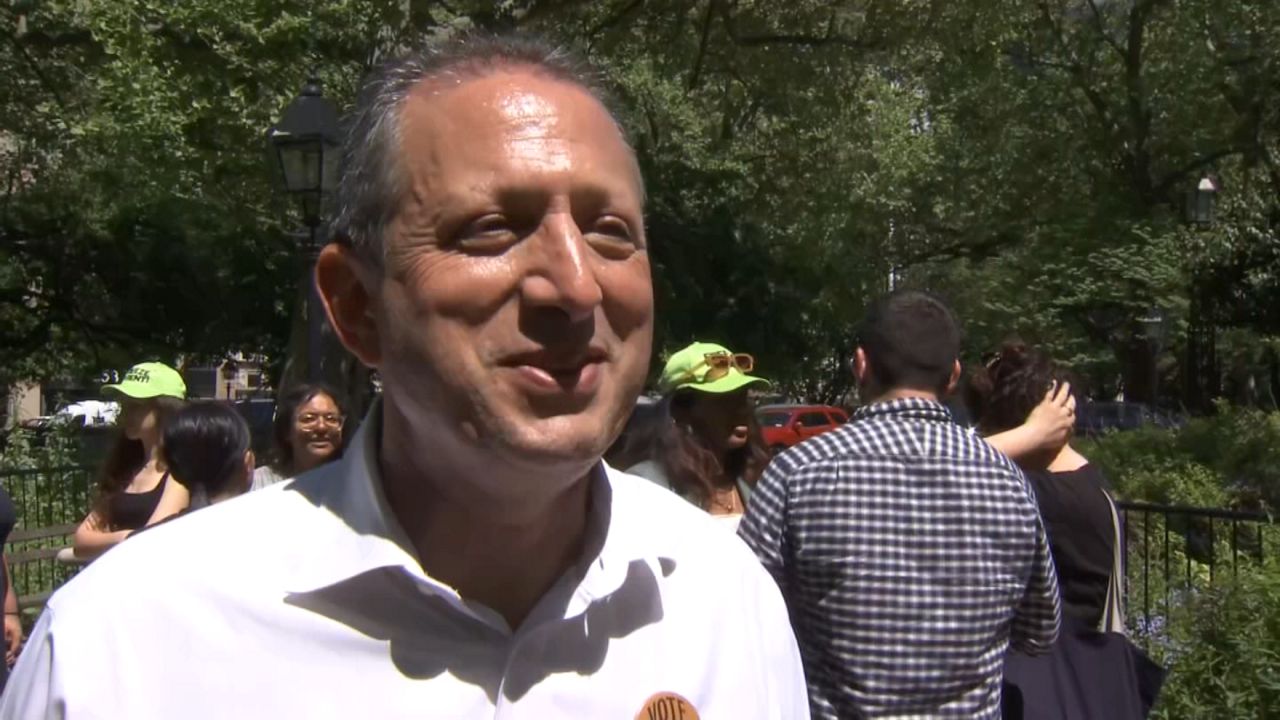 Brad Lander, the current city comptroller, put up his first TV campaign ad. (Spectrum News NY1)
