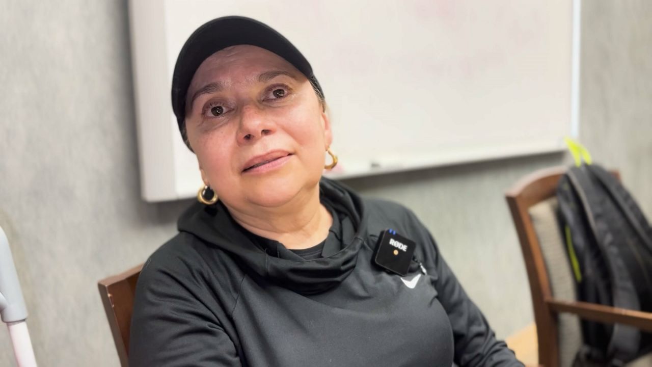Karla, en su momento diagnosticada con cáncer de seno y luego de colon.