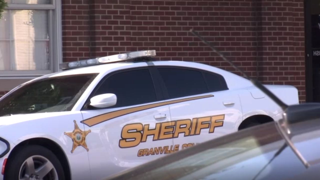 image of sheriff car