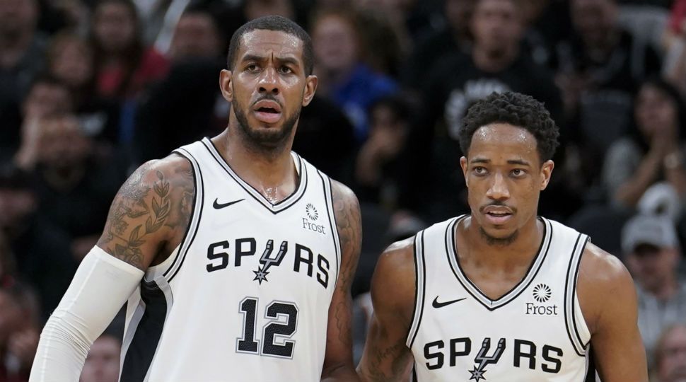 Aldridge introduced as a member of the Spurs