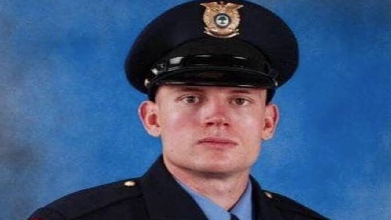 image of Officer Ainsworth