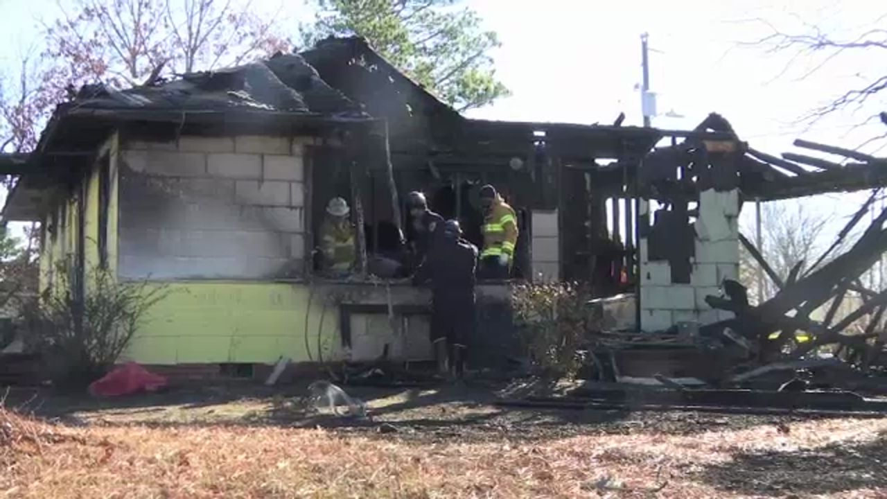 1 dead, 3 injured in Fayetteville house fire