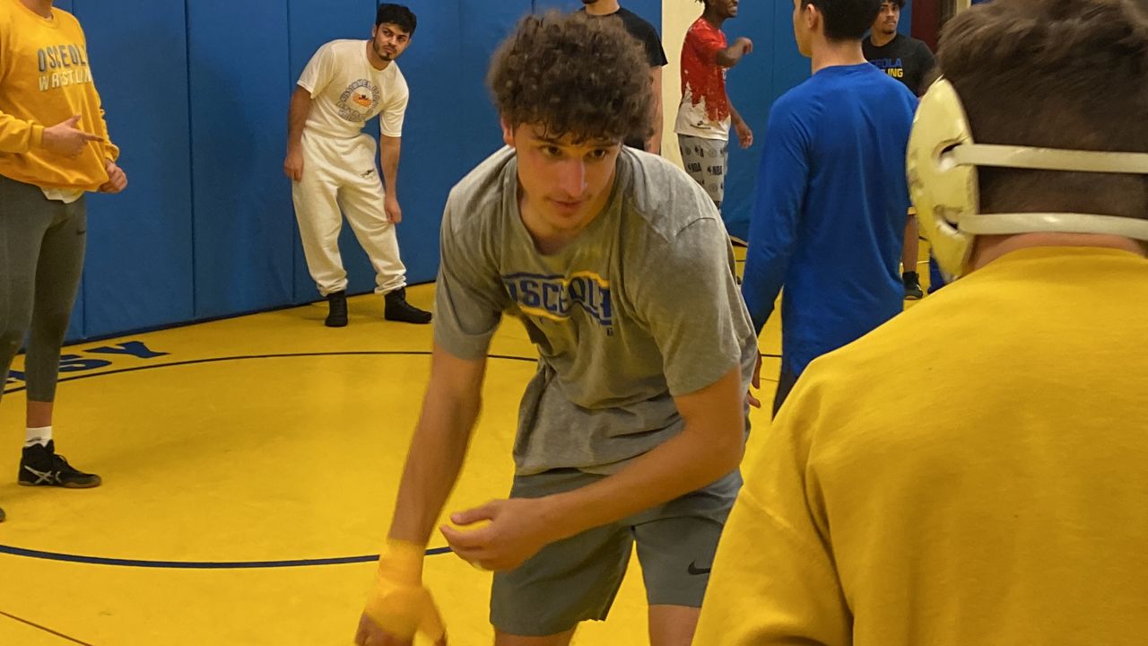 Gunner Holland trying for 3rd state wrestling title