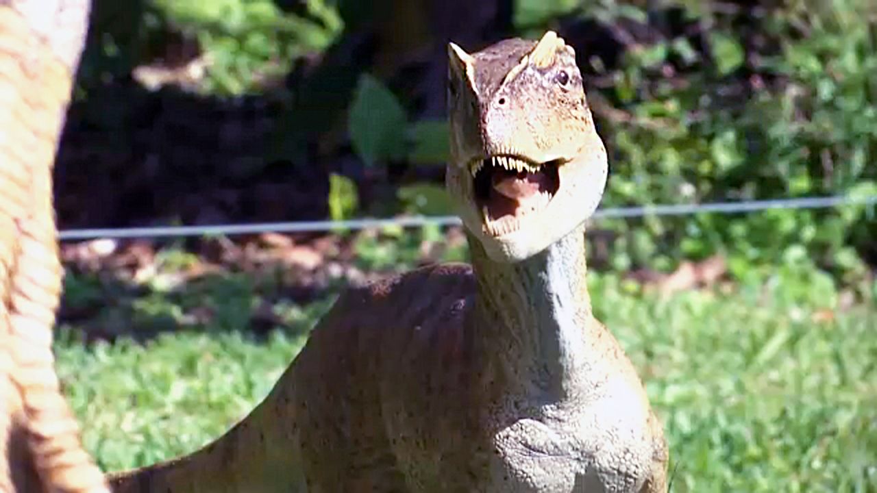 Florida on a Tankful: Dinosaurs Invade Leu Gardens - Vimarsana News