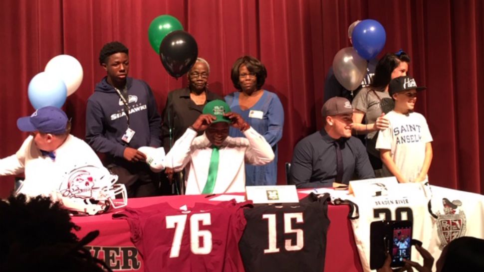 PHOTOS National Signing Day for Florida Football Players