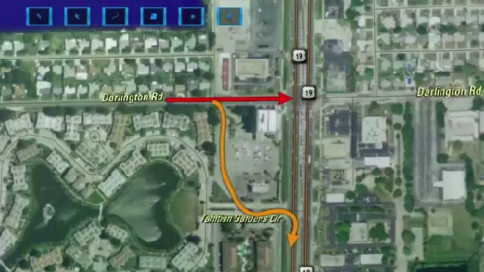 INBOX Drivers Cut Through Parking Lot at Busy Intersection