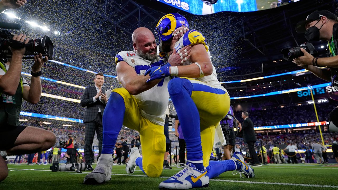 Super Bowl torch passed from Inglewood to Arizona