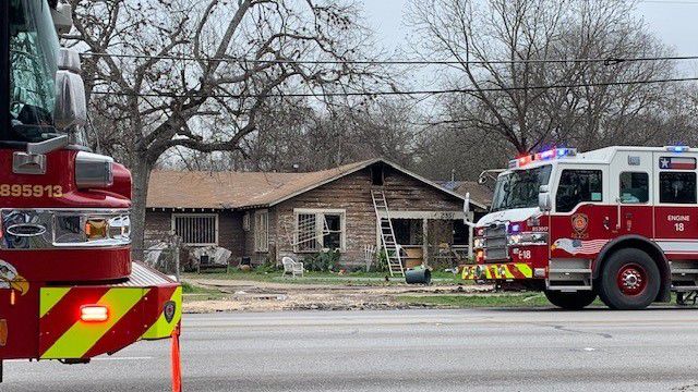 Photo of scene at 2351 Rigsby Ave. (Spectrum News)