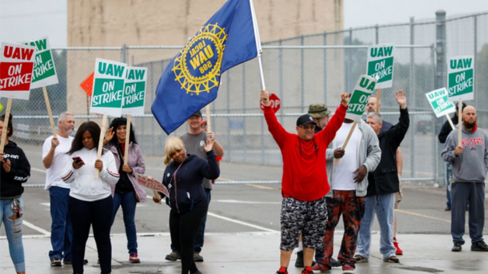 UAW Supports Gordon