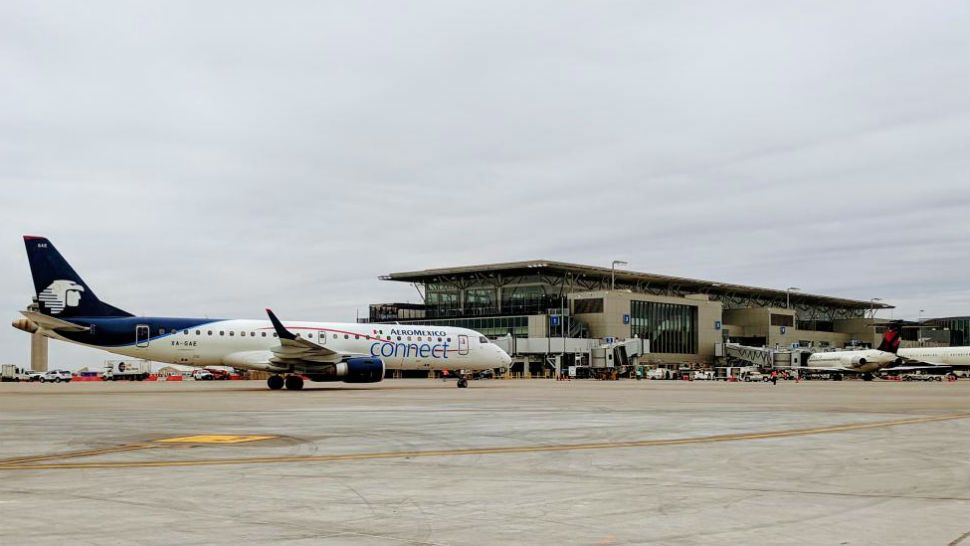 First flight to depart the 9-gate expansion was a Delta 5:40 a.m. departure from Austin to Atlanta. Above is the first international flight to arrive, an AeroMexico nonstop from Mexico City to Austin.