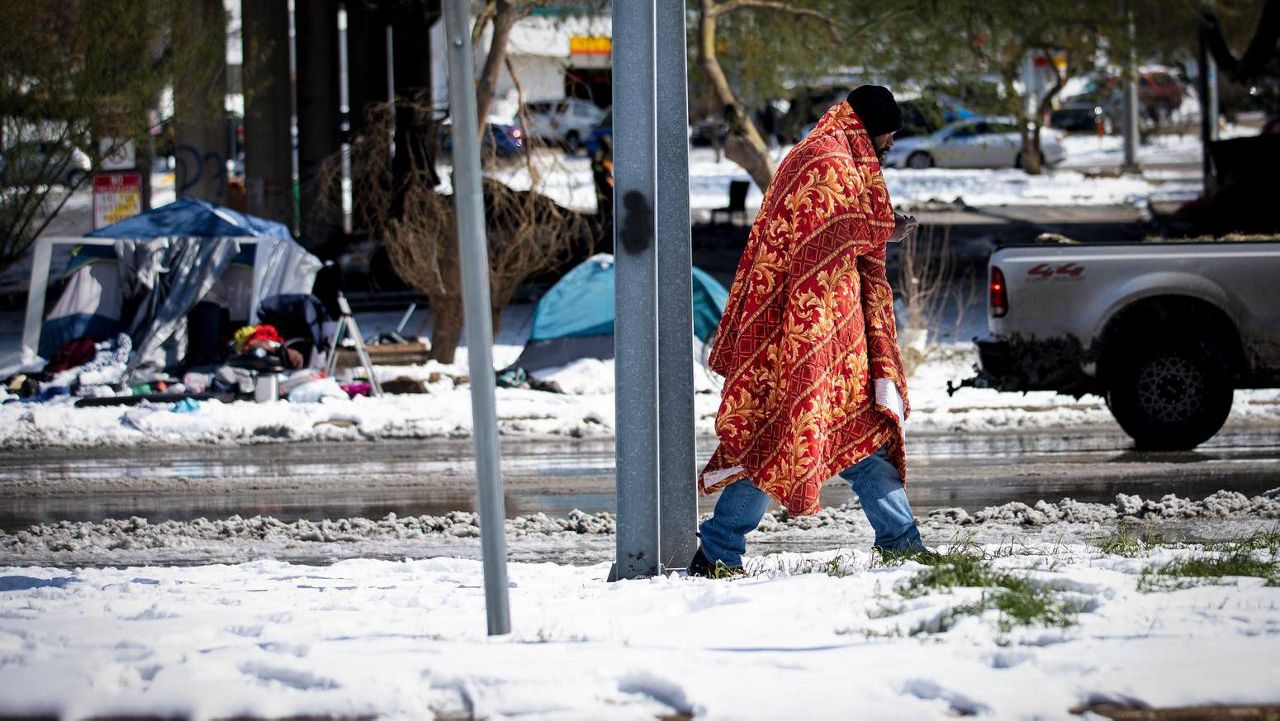 Texans surviving during the severe winter storm. (Spectrum News 1/File)