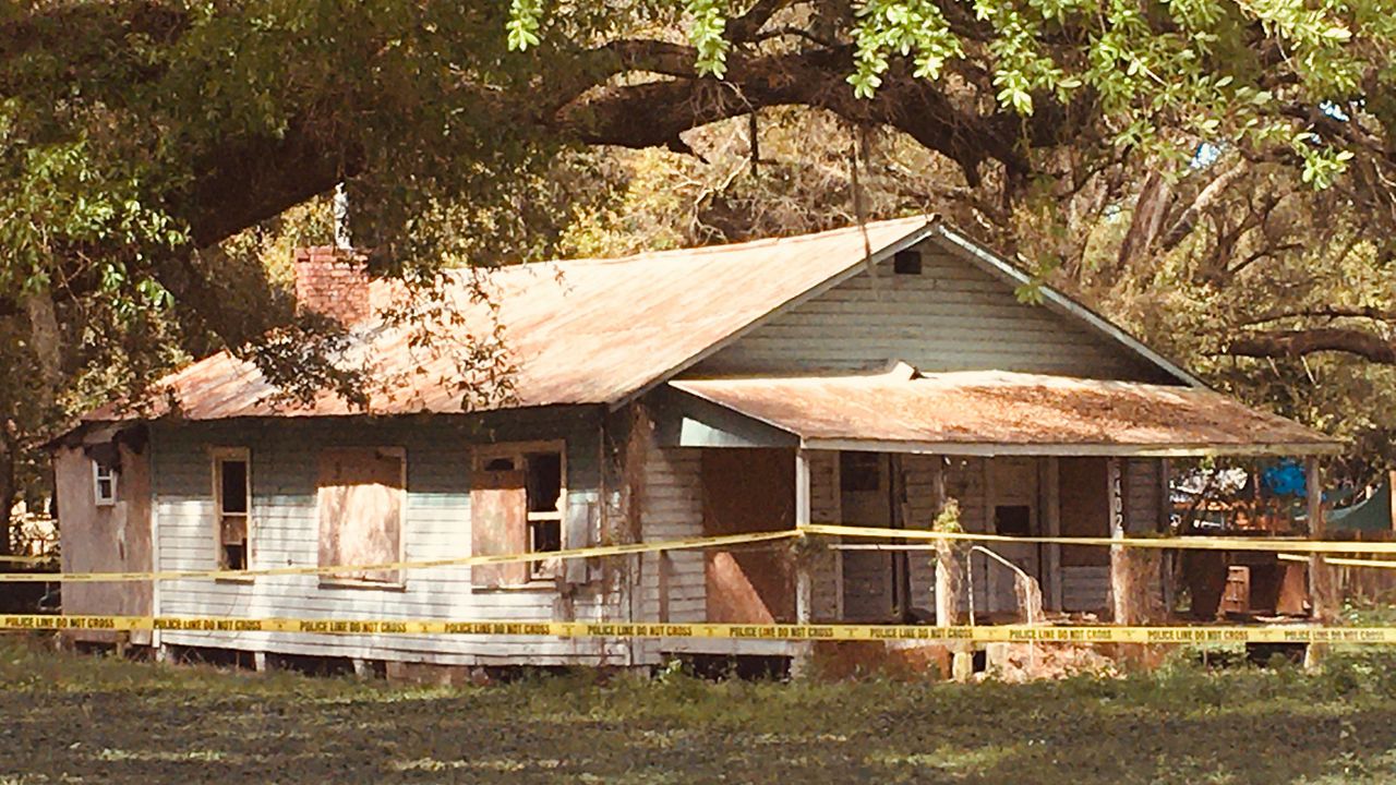 Tampa Police Investigating After Woman Found Dead in Car