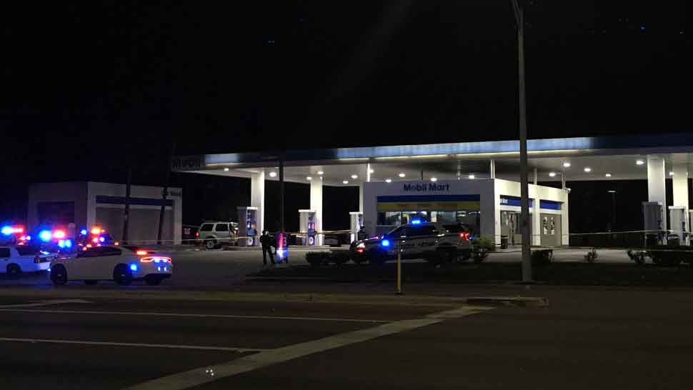 Tampa Police investigating the scene of a shooting near Busch Boulevard and N. 16th Street in Tampa, Wednesday, February 6, 2019. (Laurie Davison/Spectrum Bay News 9)