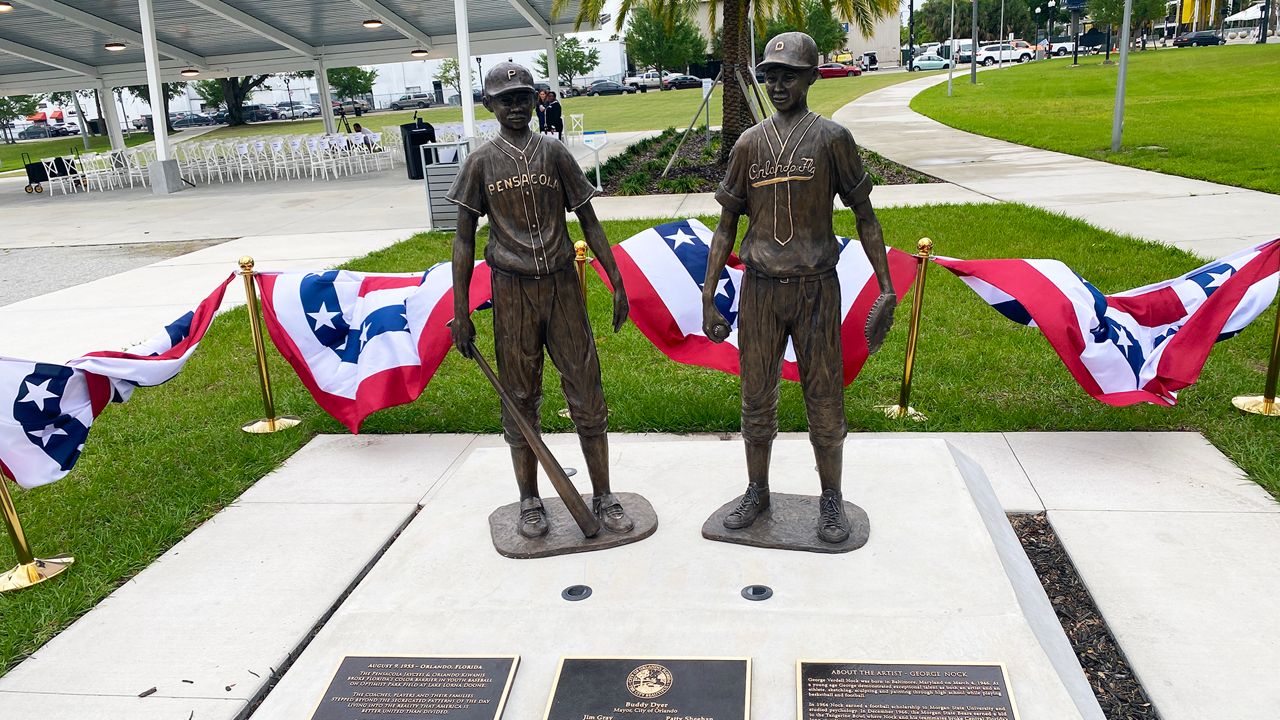 Orlando unveils statue for historic Little League game