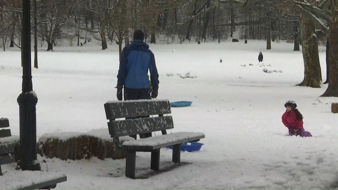 De Blasio Defends Closing NYC Schools Before Lighter Snow