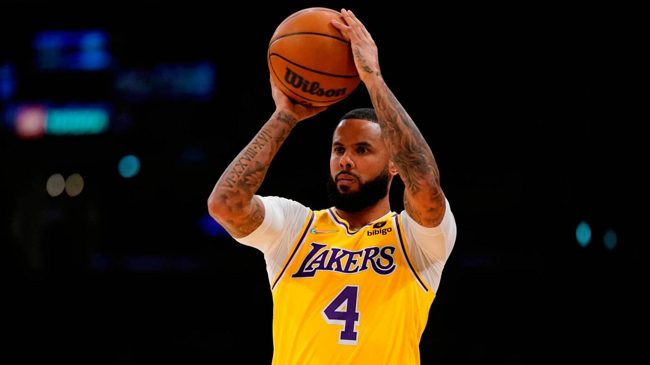 New Lakers D.J. Augustin, Wenyen Gabriel eager to make an impact – Orange  County Register