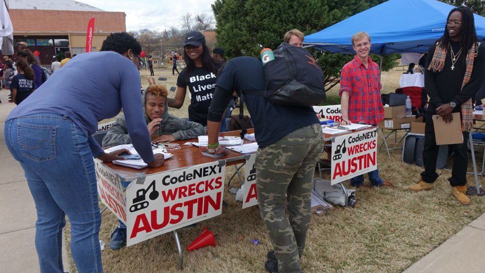IndyAustin gathers CodeNEXT petition signatures and registers voters. Image/IndyAustin