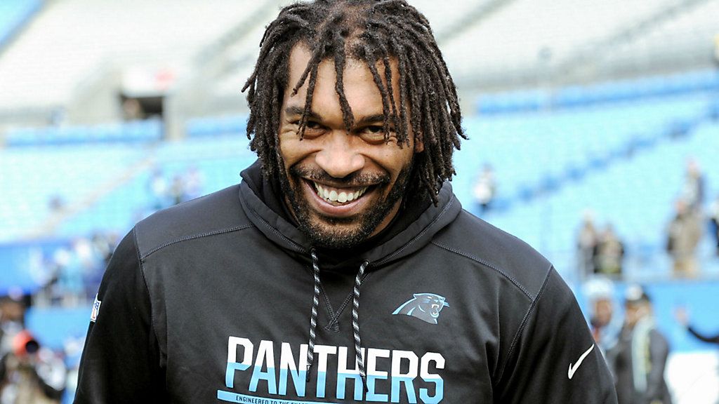 Julius Peppers se retira de los emparrillados tras 17 años