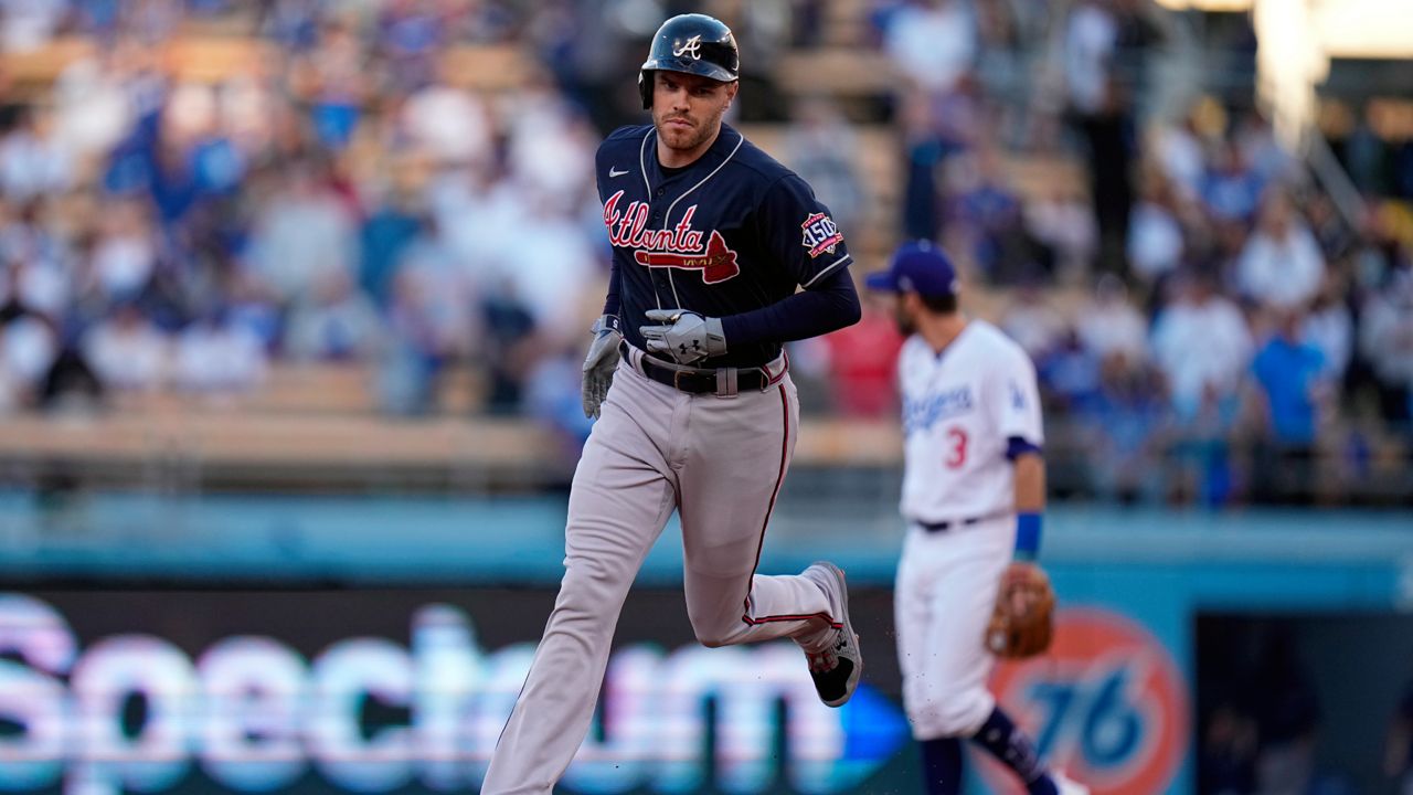 Freddie Freeman agrees to six year, $162M deal with Dodgers