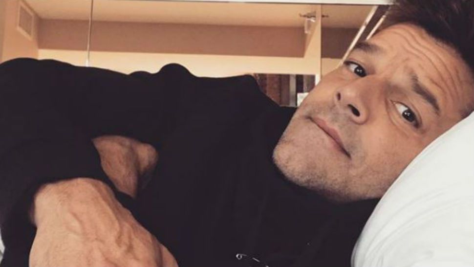 Ricky Martin shares this photo on his Instagram with the caption, "Horizontal un poquito más."
