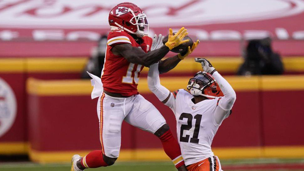 Acquiring Tyreek Hill was Dolphins' best move in years