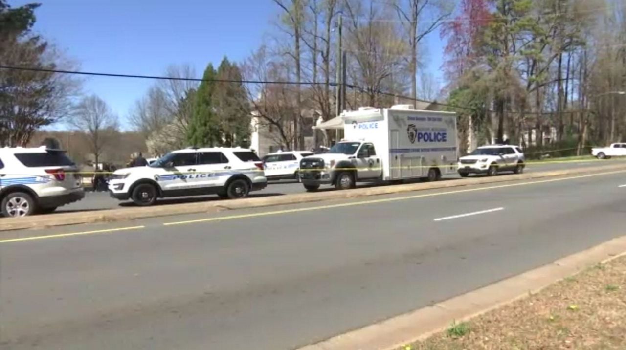 Shooting in West Charlotte Leaves 1 Man Dead