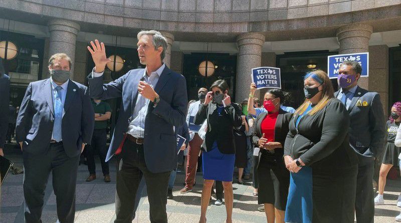 Beto O'Rouke makes a speech at the Texas State Capitol. (Associated Press)