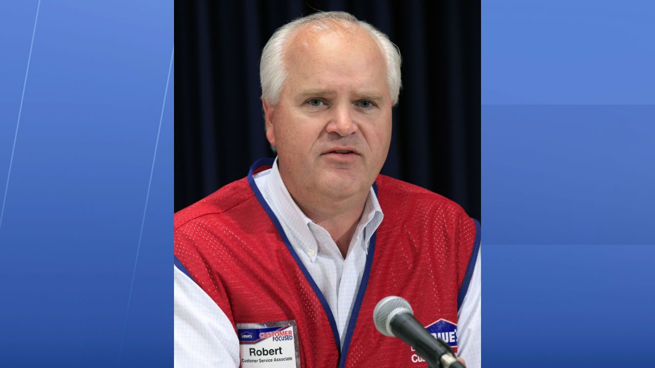 Headshot of Lowe's CEO Robert A. Niblock