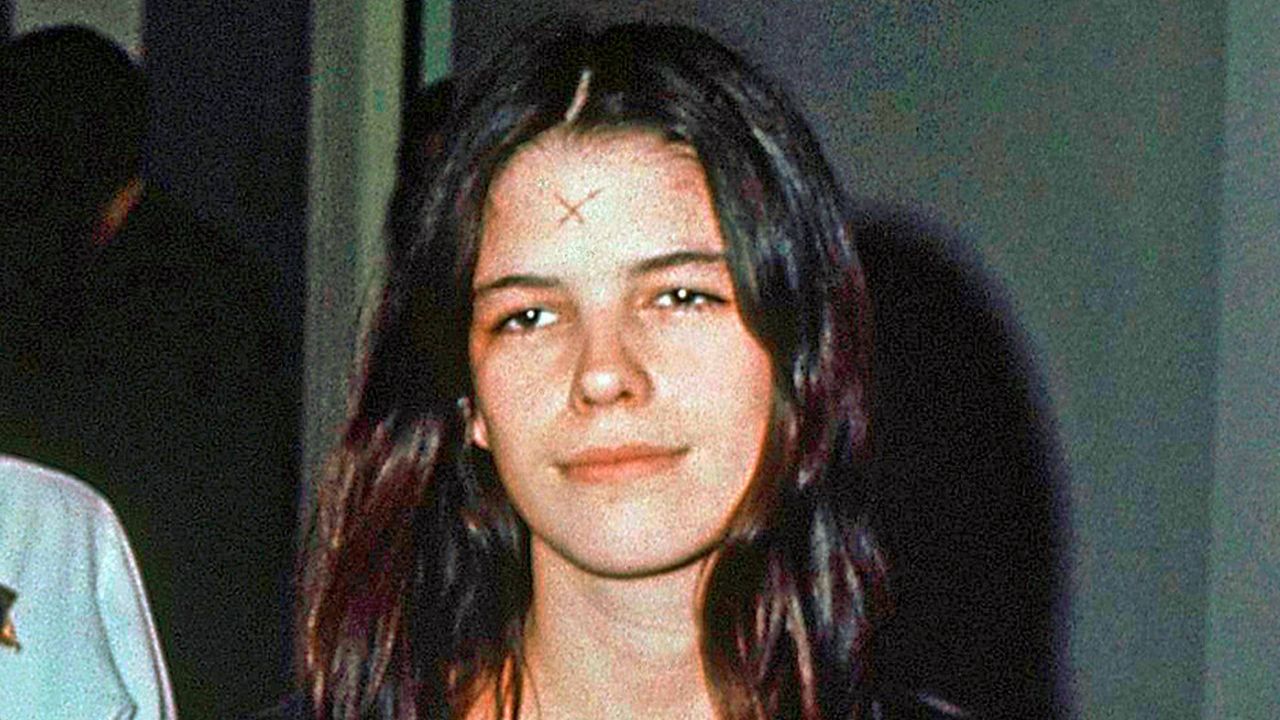 This March 29, 1971, file photo shows Leslie Van Houten in a Los Angeles lockup. (AP Photo)