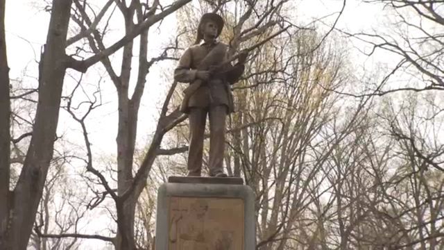 Silent Sam statue