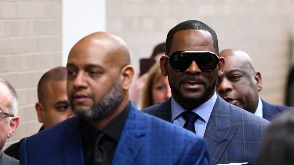 R&B singer R. Kelly (AP Photo)