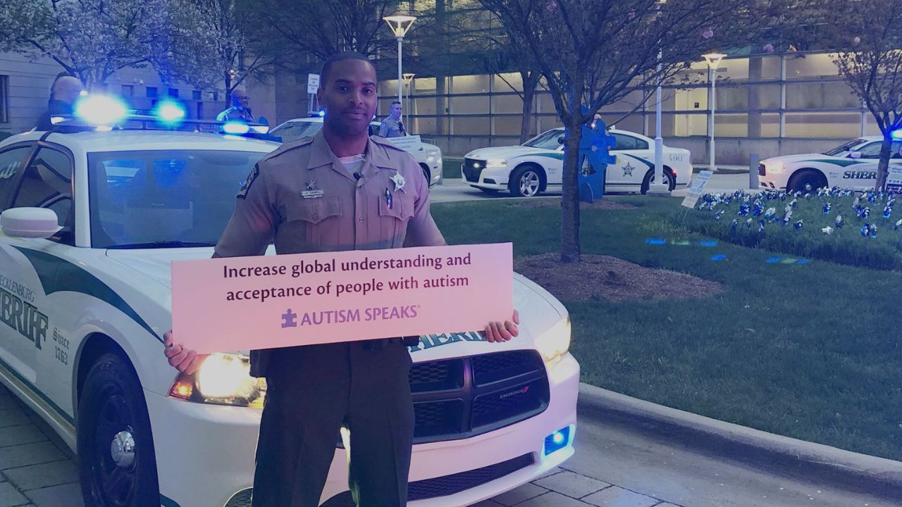 Mecklenburg Co. deputies flash blue lights for World Autism Awareness Day