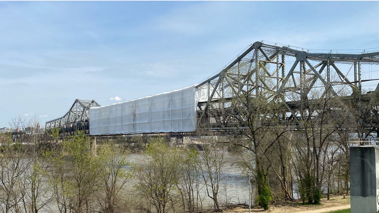 A photo of the Brent Spence Bridge under construction