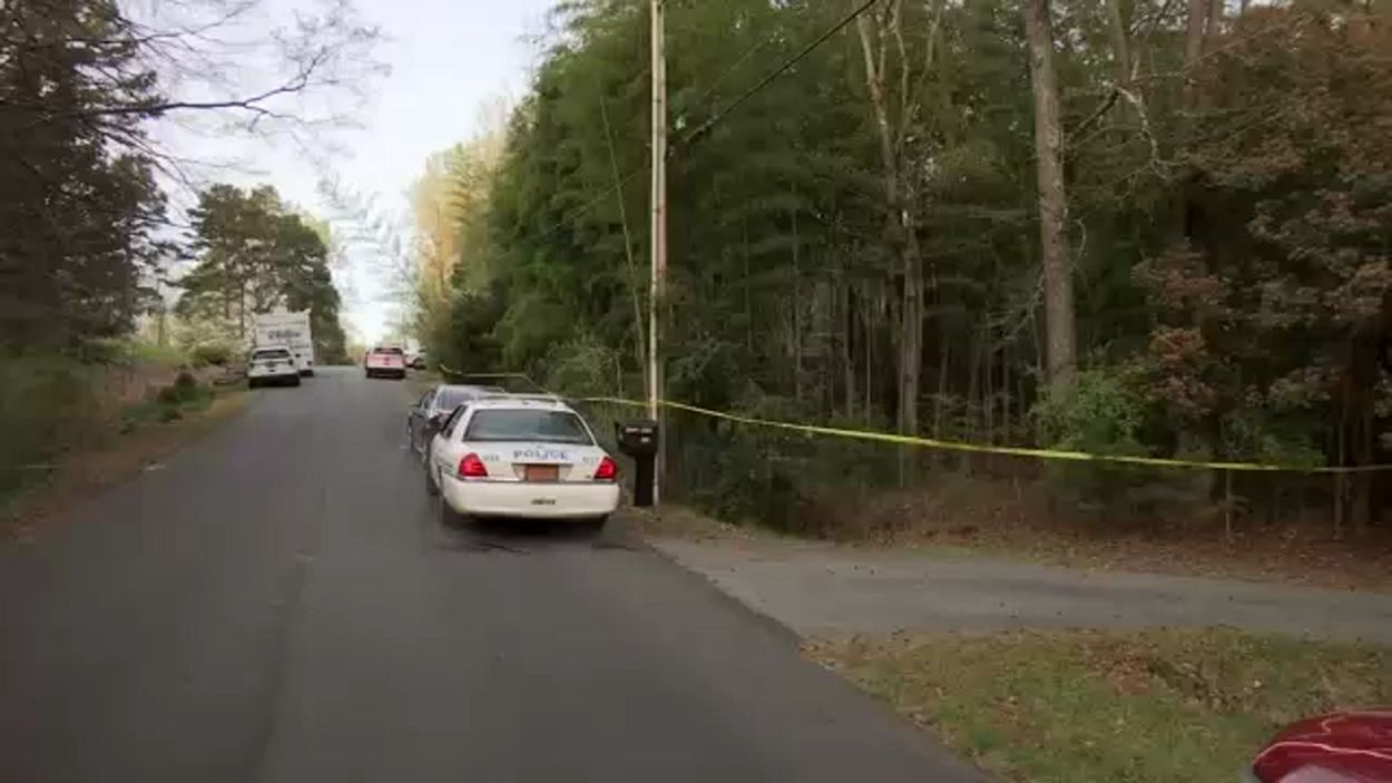Police investigate after man found dead in southeast Charlotte