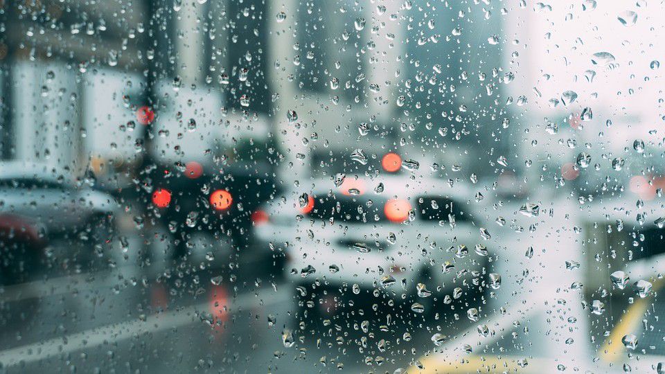 Photo of cars and wet glass (Pixabay)