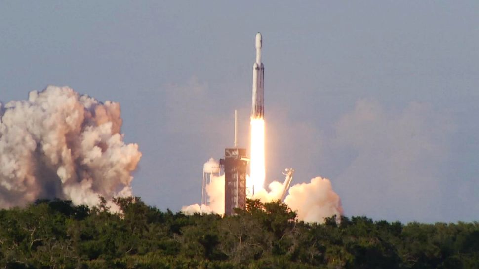 SpaceX Launches Falcon Heavy on 1st Commercial Mission