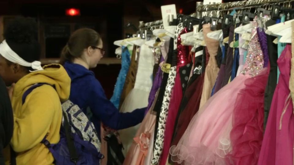 gowns for prom 2019 colvin cleaners