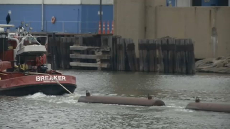 Niagara River ice boom