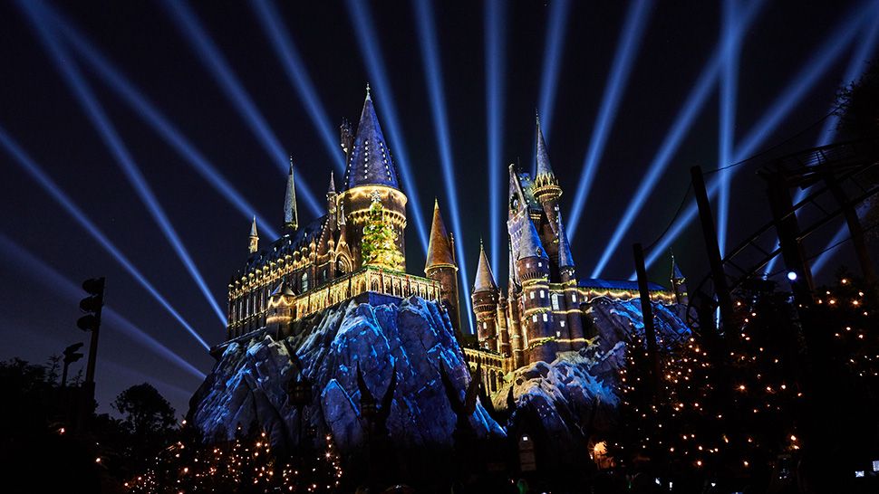 The Magic of Christmas at Hogwarts Castle projection show. (Photo: Universal)