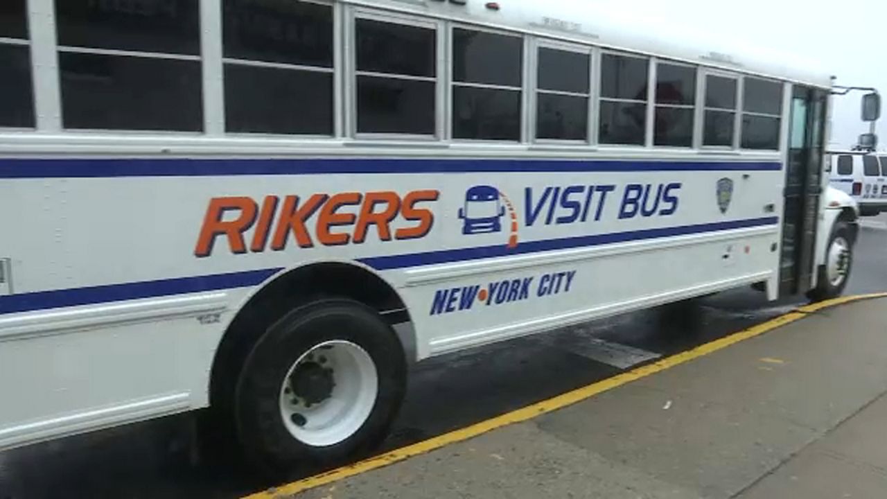 rikers island visit bus schedule