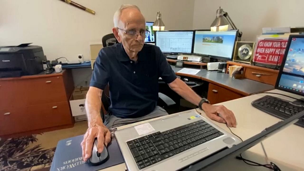 Space Coast club helps seniors with computer issues